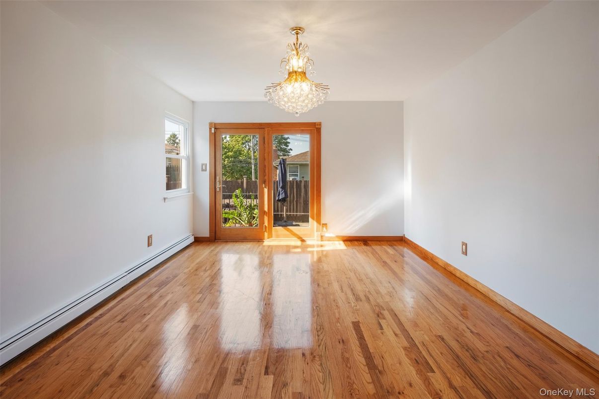 Chandelier, Empty room, Interior, Wood Texture Flooring