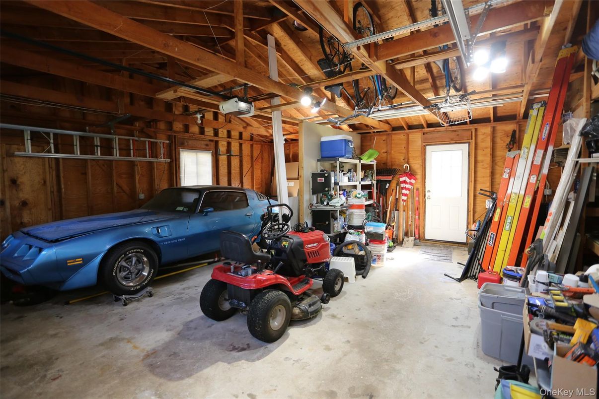 Garage, Interior, Wooden Beams, Wooden Walls