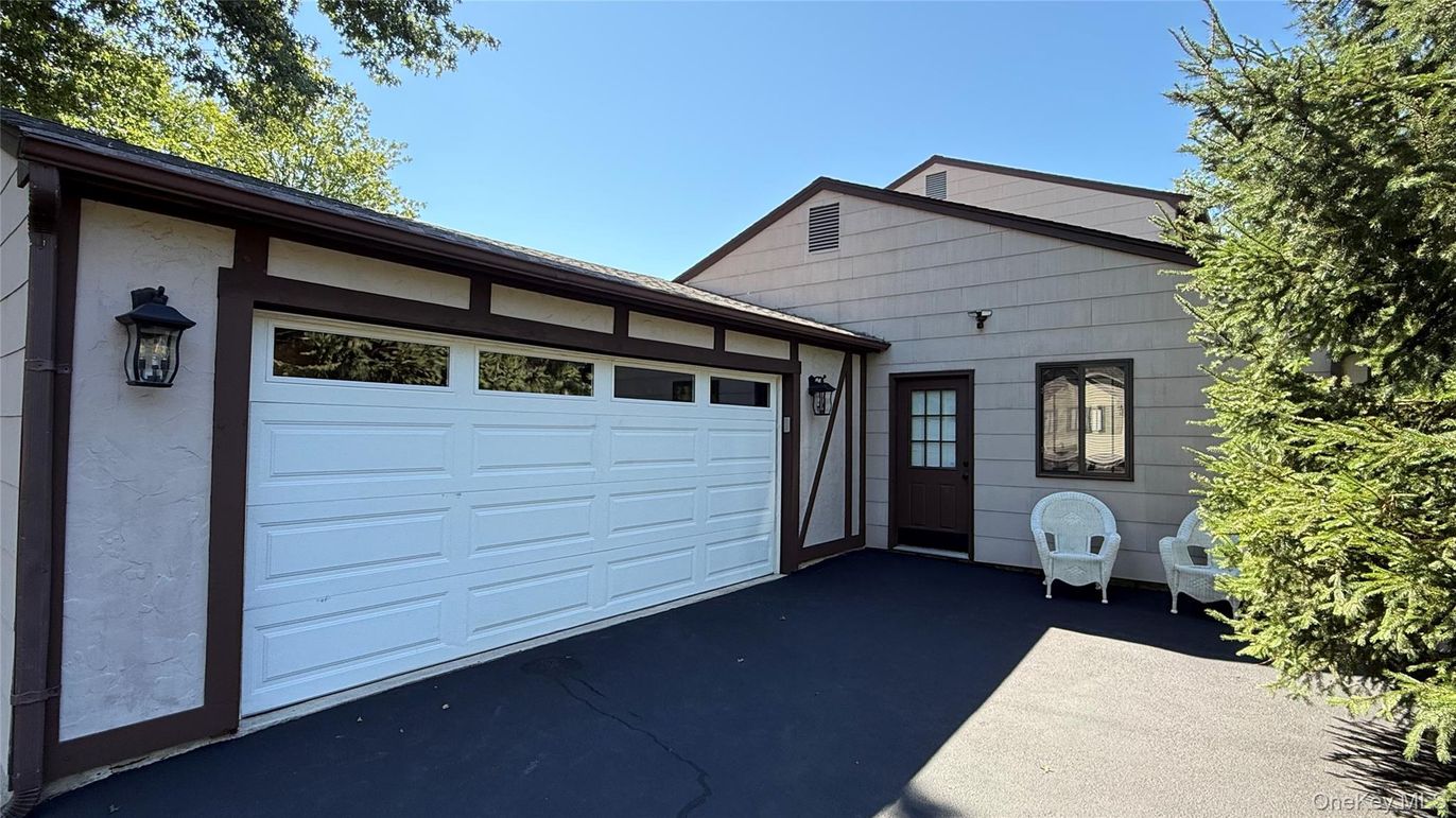 Detached Garage, Exterior