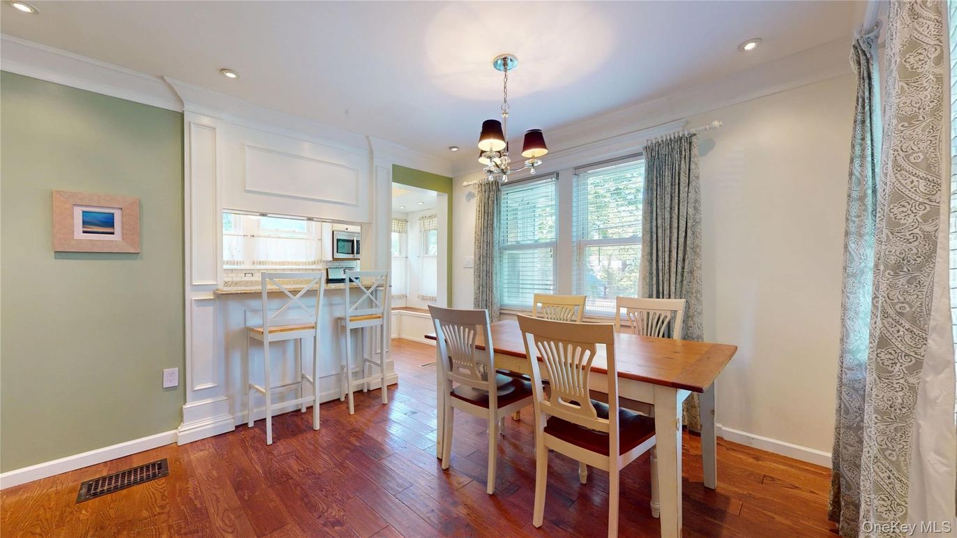 Chandelier, Dining room, Interior, Kitchen, Recessed Lighting, Wood Texture Flooring