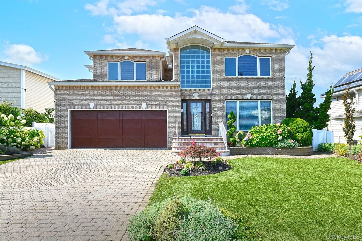 Attached, Exterior, Facade, Brick Facade, Brick Traditional