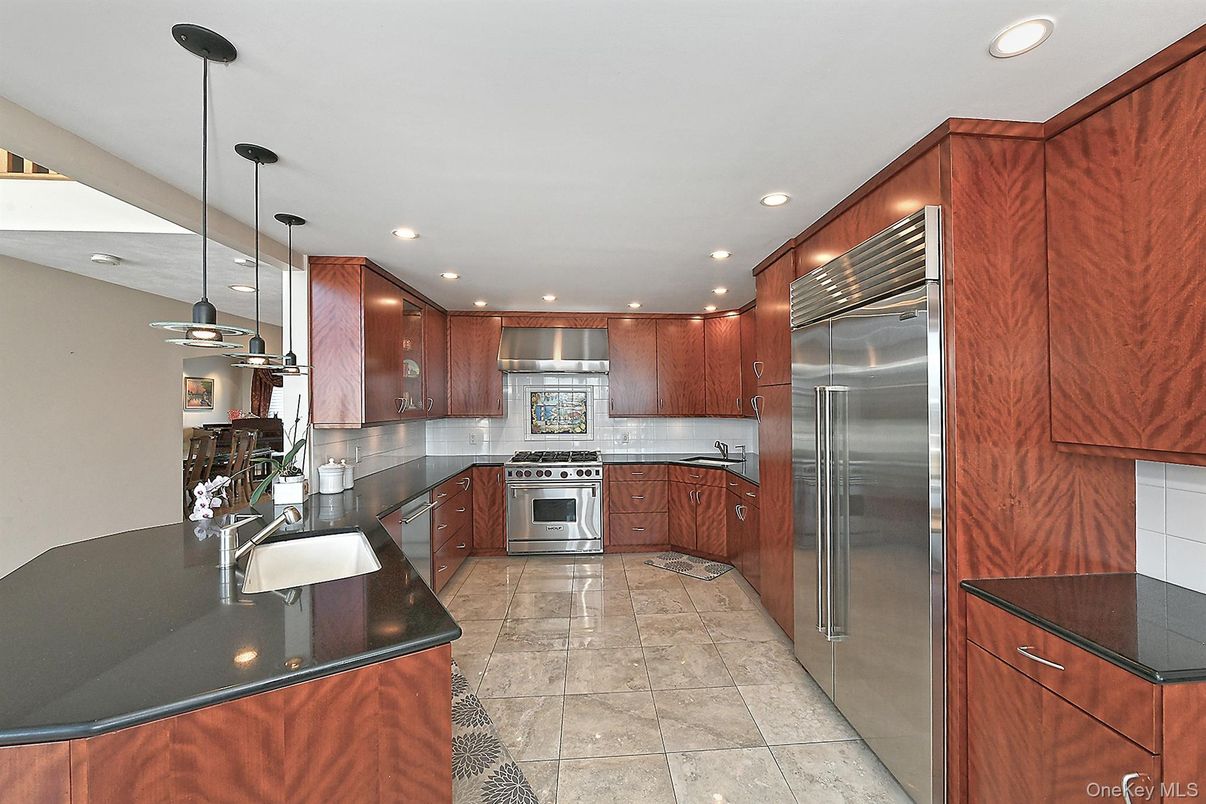 Interior, Kitchen, Pendant Lights, Recessed Lighting, Stainless Steel Appliances