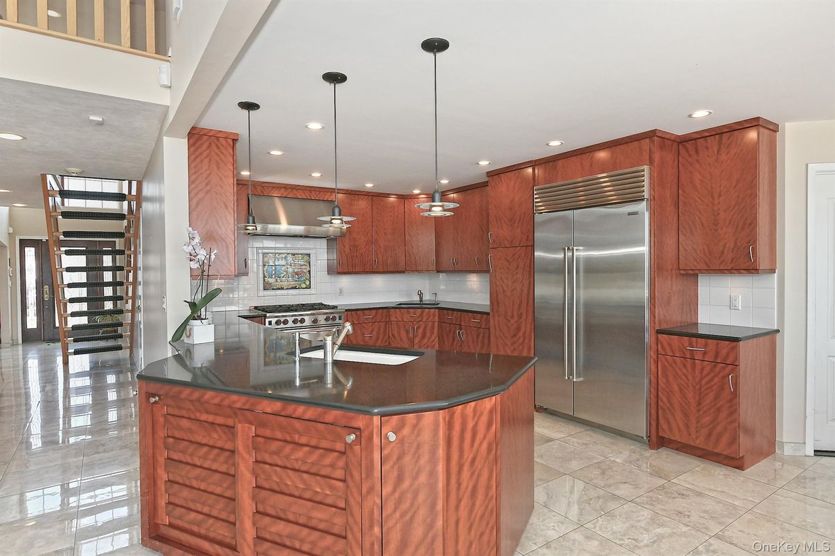Interior, Kitchen, Pendant Lights, Recessed Lighting, Stainless Steel Appliances