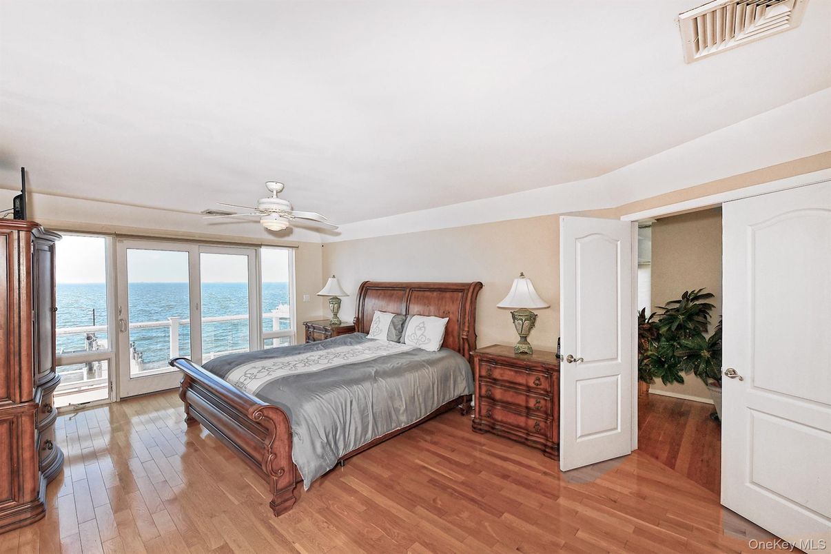 Bedroom, Interior, Water, Wood Texture Flooring