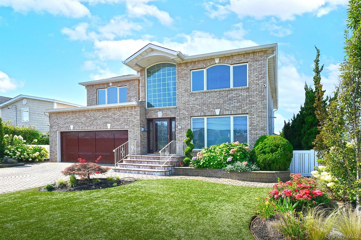Attached, Exterior, Facade, Brick Facade, Brick Traditional