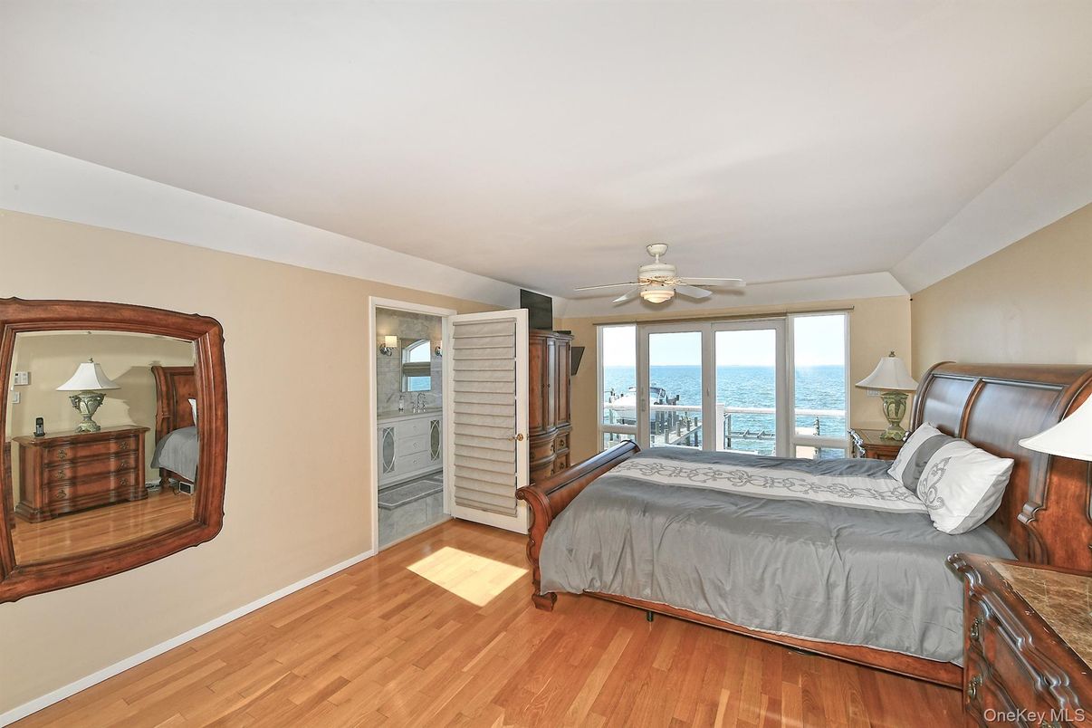 Bedroom, Interior, Water, Wood Texture Flooring