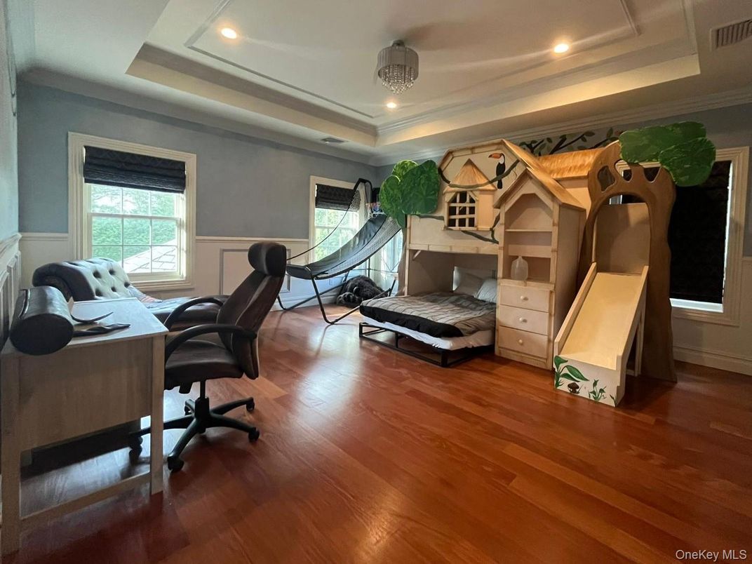 Home Office, Interior, Recessed Lighting, Wood Texture Flooring