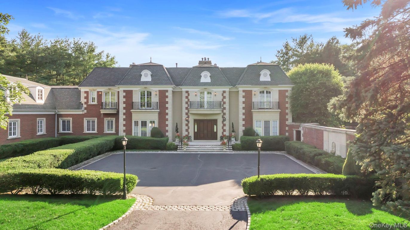 Exterior, Facade, French Provincial