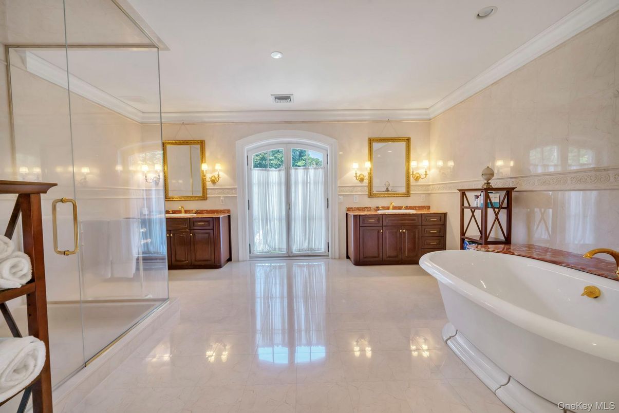 Bathroom, Dual Sink Vanities, Free Standing Baths, Glass Shower, Interior, Recessed Lighting