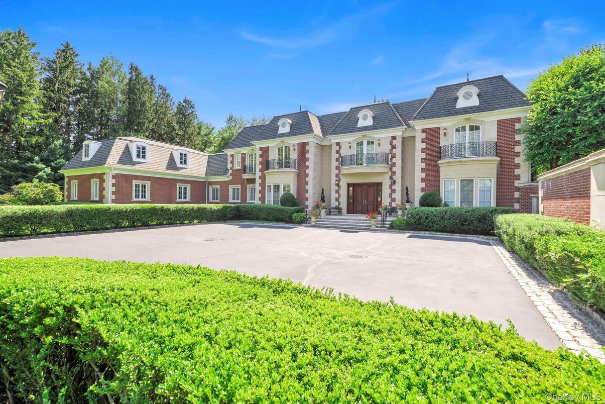 Backyard, Exterior, Facade, Brick Facade, French Provincial