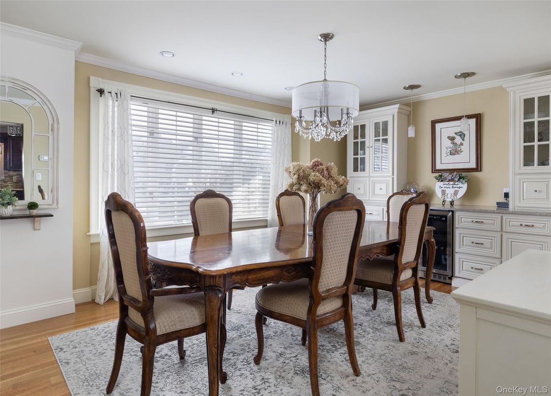Chandelier, Dining room, Interior, Pendant Lights, Recessed Lighting, Wood Texture Flooring