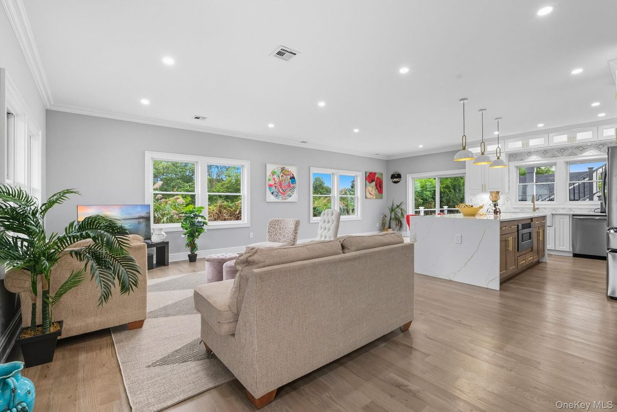 Interior, Kitchen, Living room, Pendant Lights, Recessed Lighting, Wood Texture Flooring