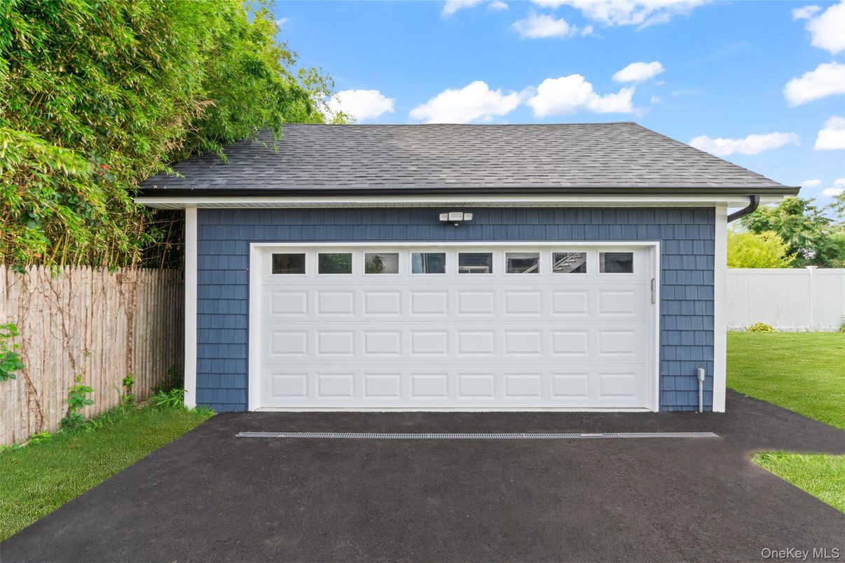 Detached Garage, Exterior
