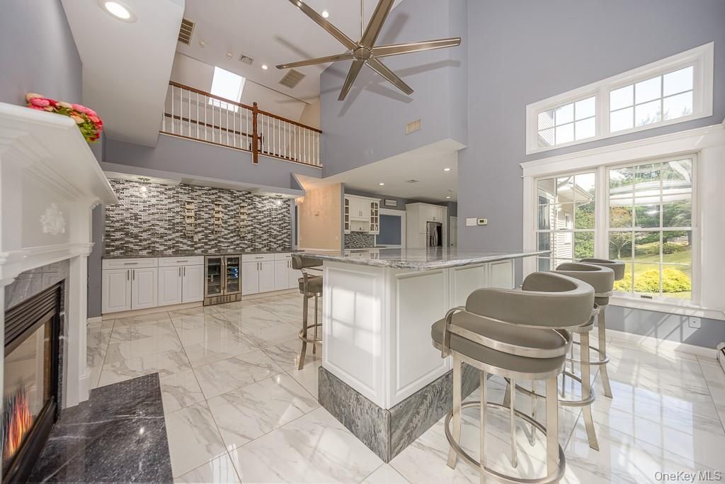 Fireplace, Interior, Kitchen, Marble, Recessed Lighting