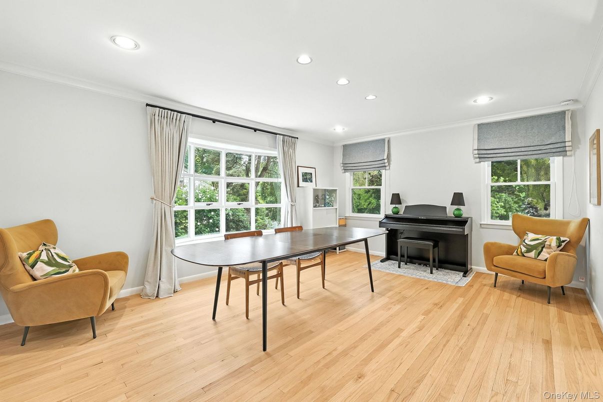 Game Room, Interior, Piano, Recessed Lighting, Wood Texture Flooring