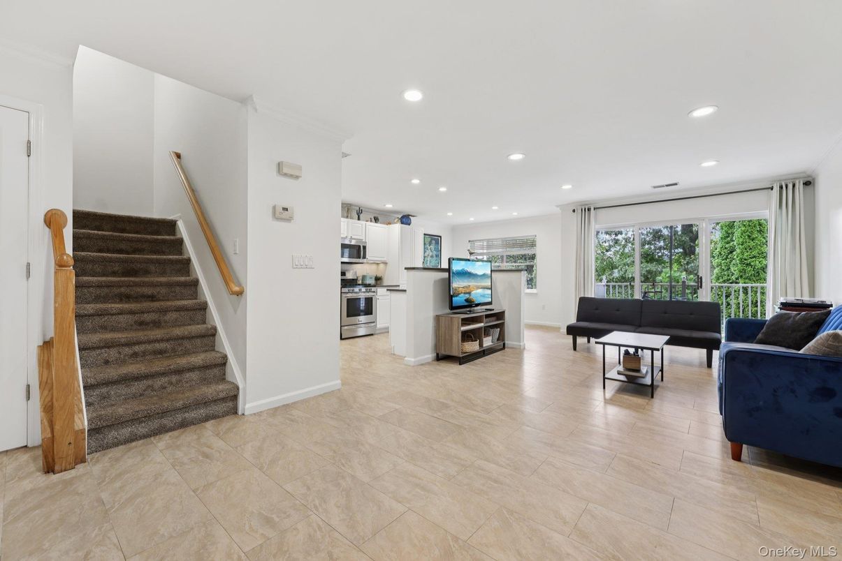 Interior, Kitchen, Living room, Recessed Lighting, Stainless Steel Appliances