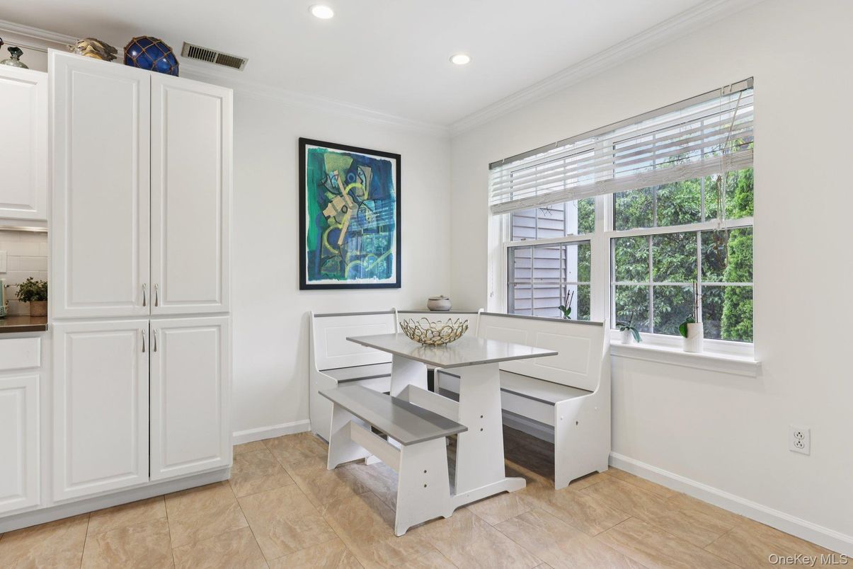 Dining room, Interior, Recessed Lighting
