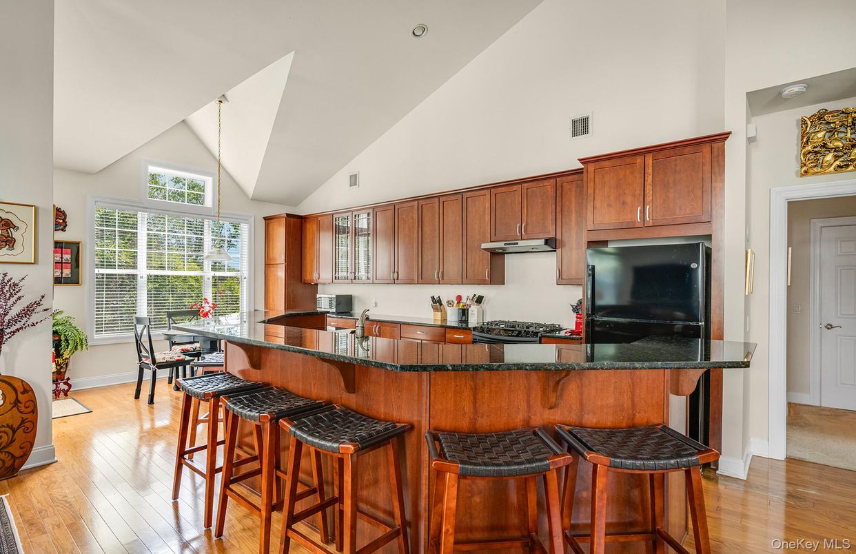 Dining room, Interior, Kitchen, Recessed Lighting, Wood Texture Flooring