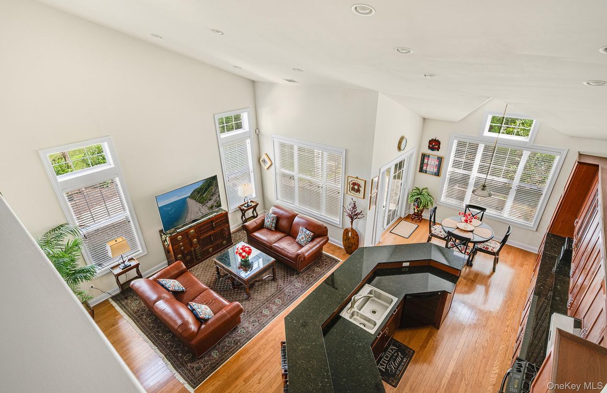 Dining room, Interior, Living room, Recessed Lighting, Wood Texture Flooring