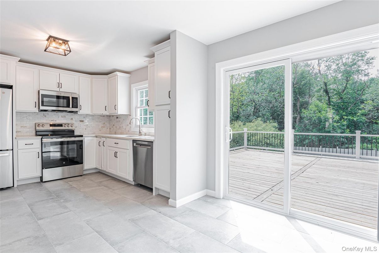Interior, Kitchen, Stainless Steel Appliances