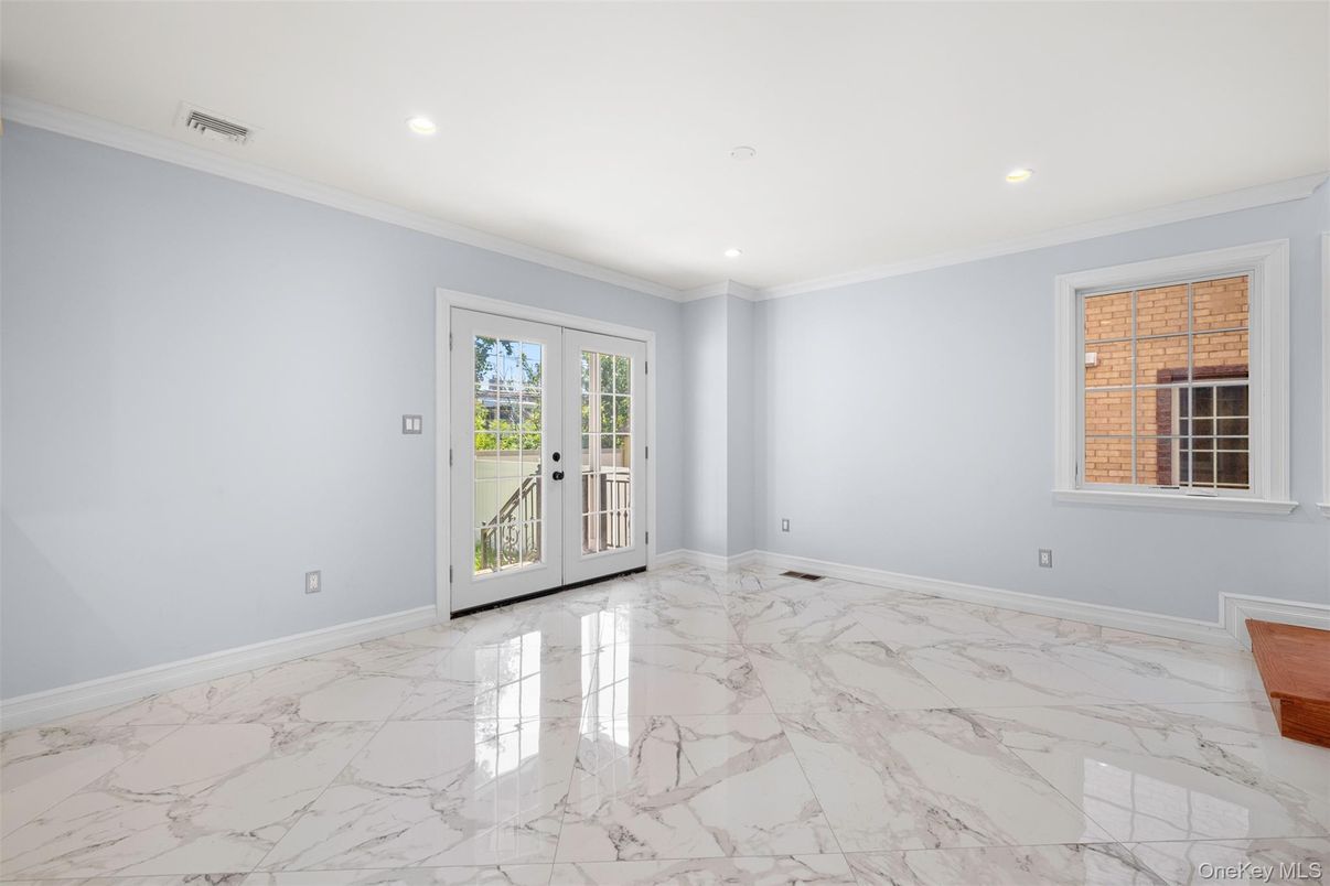 Empty room, Interior, Marble, Recessed Lighting