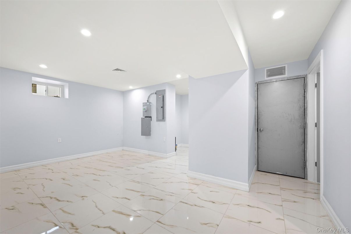 Elevator, Empty room, Interior, Marble, Recessed Lighting