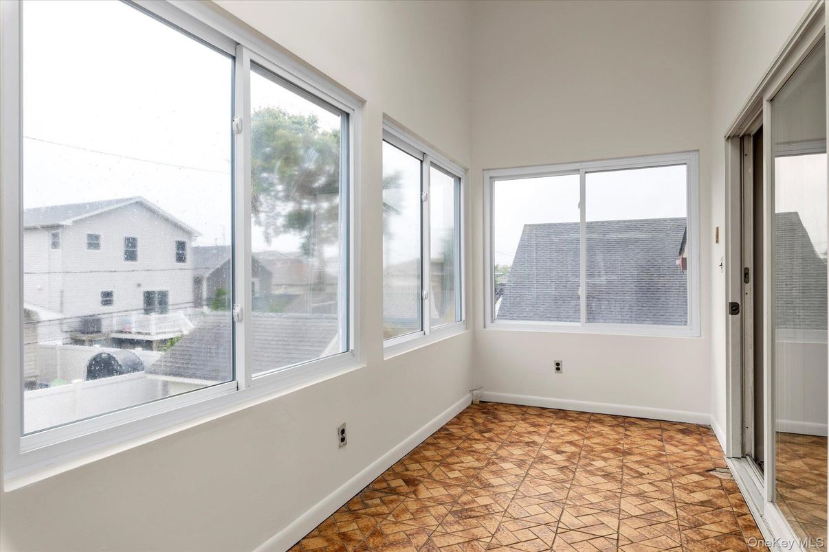 Empty room, Interior, Sun Room