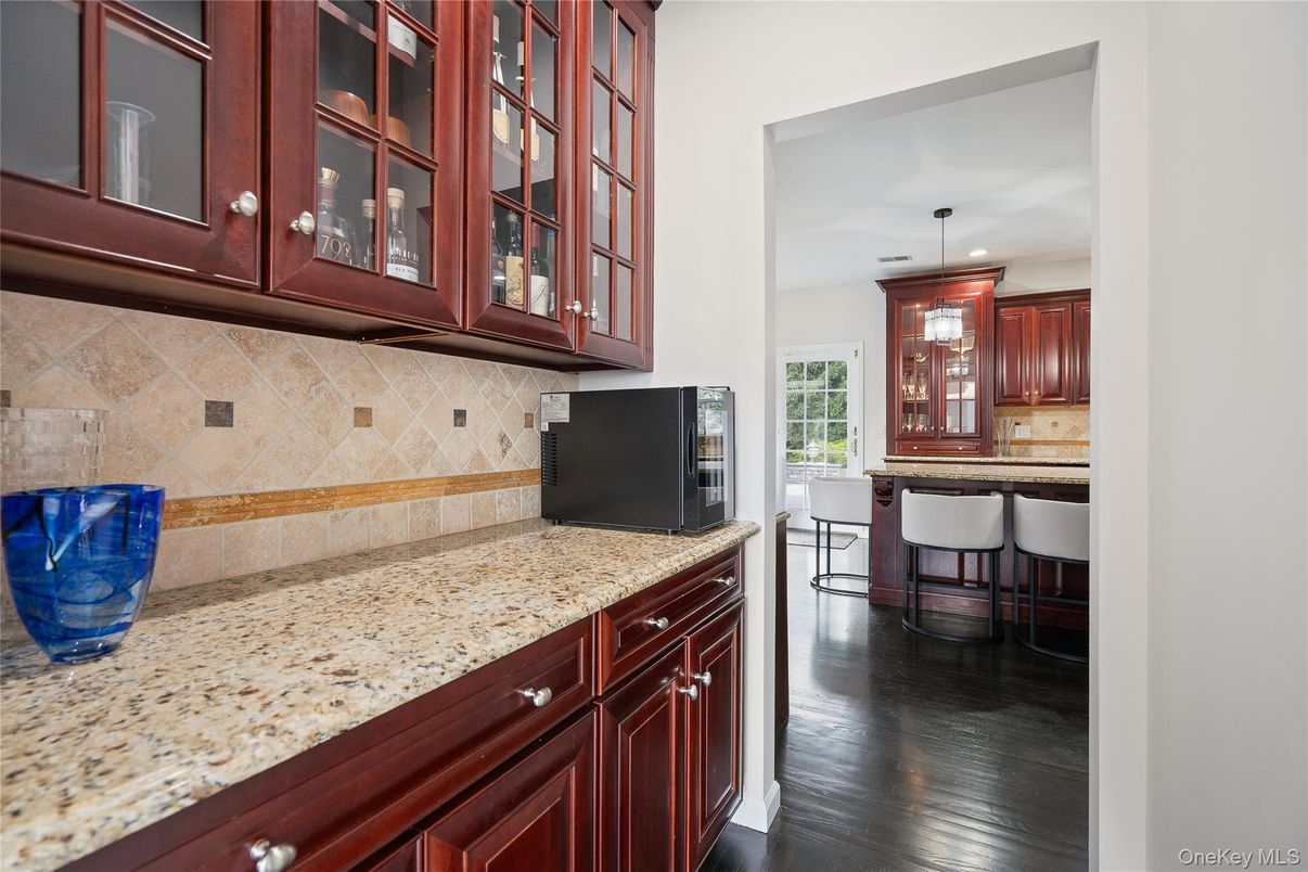Dining room, Interior, Kitchen, Pendant Lights, Recessed Lighting, Wood Texture Flooring