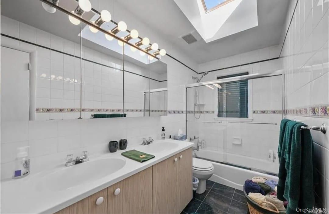 Bathroom, Dual Sink Vanities, Glass Ceilings, Glass Shower, Interior
