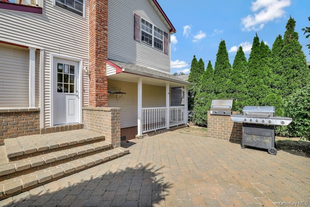Exterior, Outdoor Kitchen