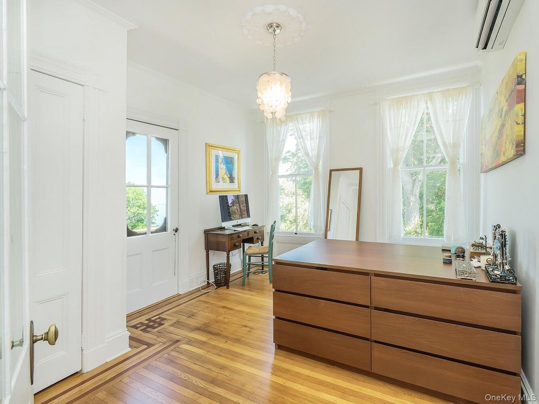 Chandelier, Interior, Wood Texture Flooring