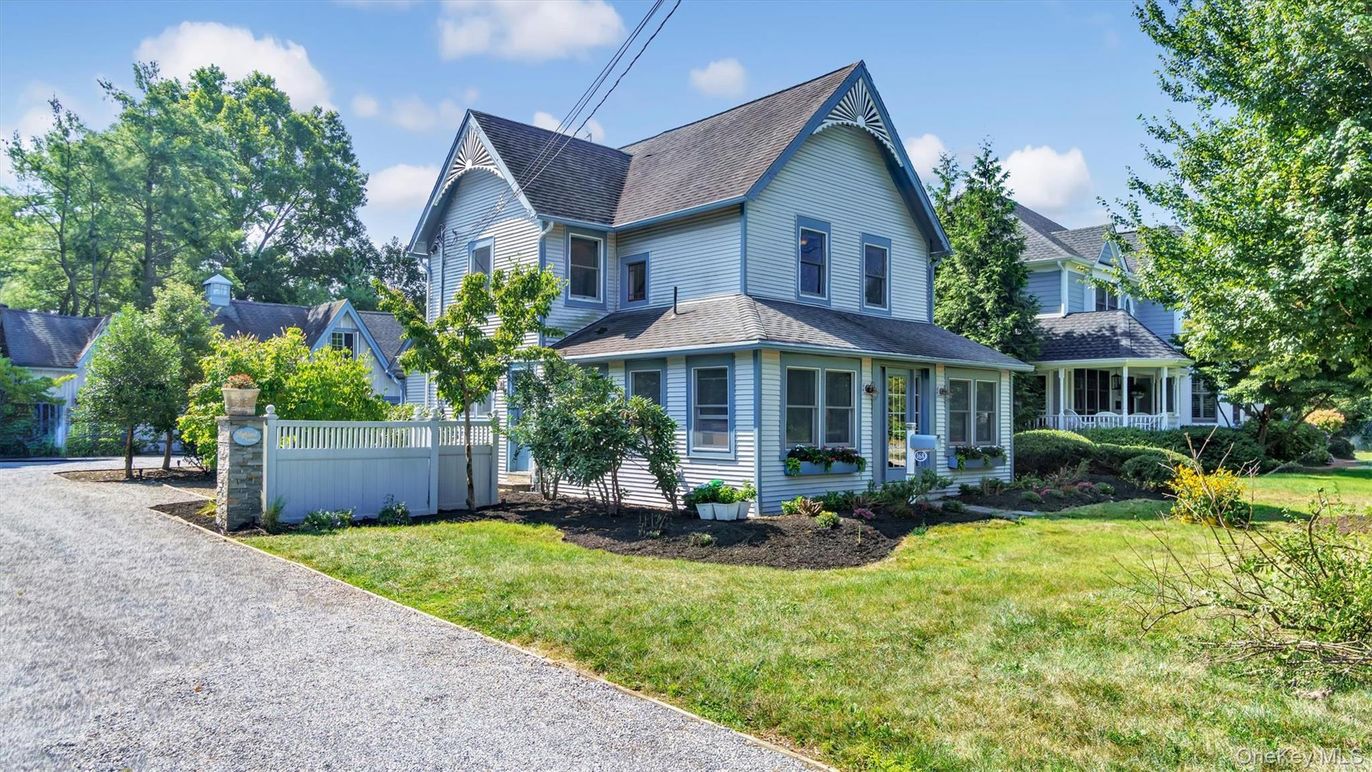 Backyard, Exterior, Facade, Queen Anne Victorian