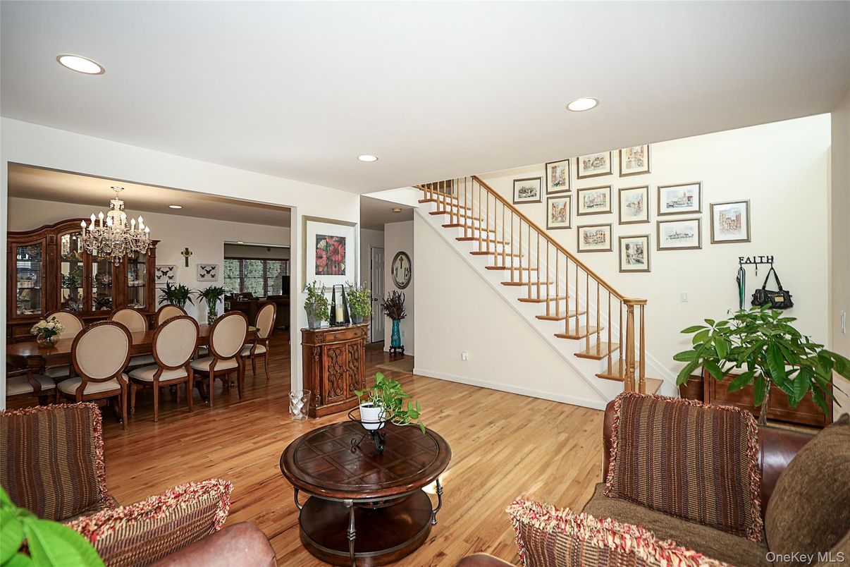 Chandelier, Dining room, Interior, Recessed Lighting, Wood Texture Flooring