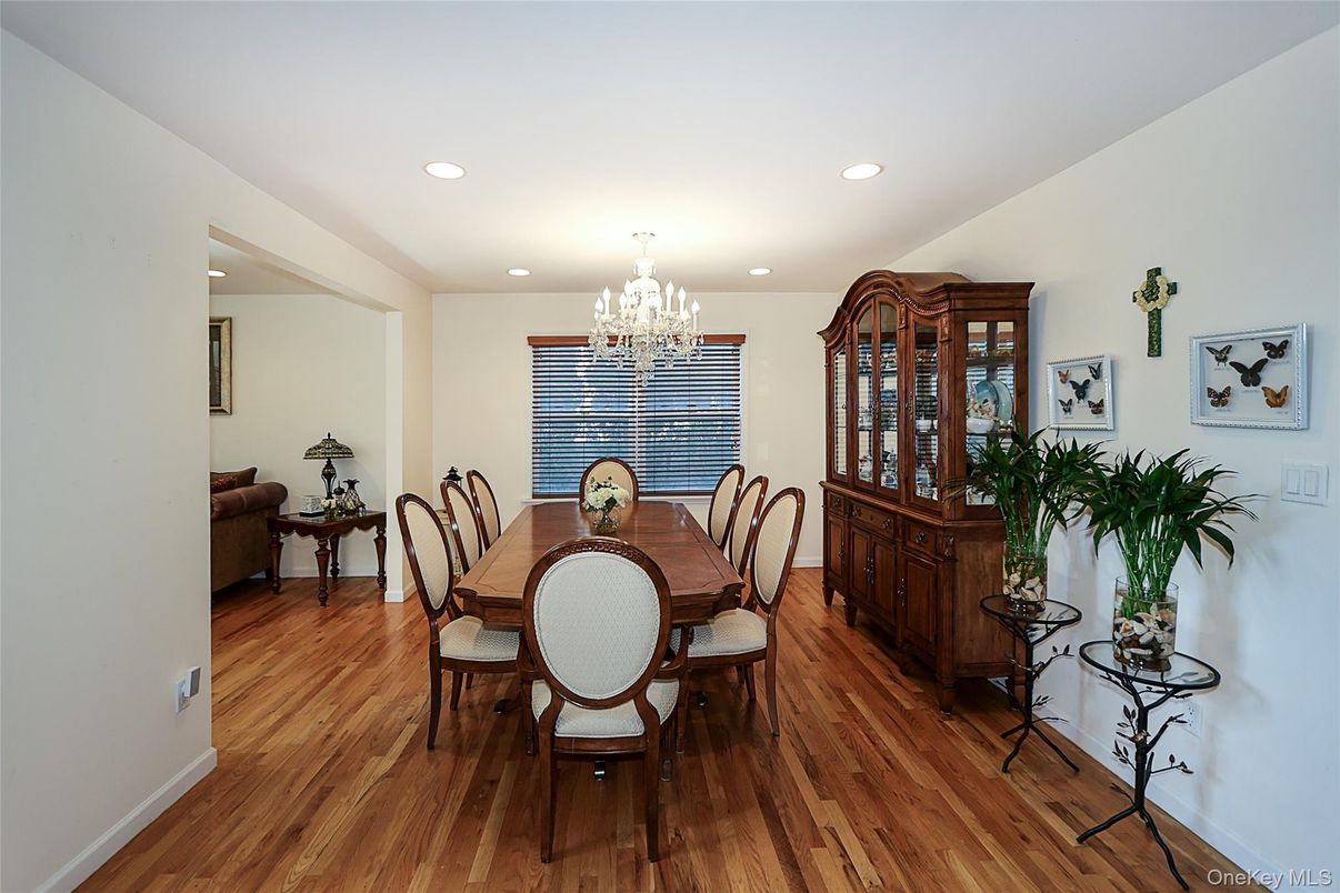 Chandelier, Dining room, Interior, Recessed Lighting, Wood Texture Flooring