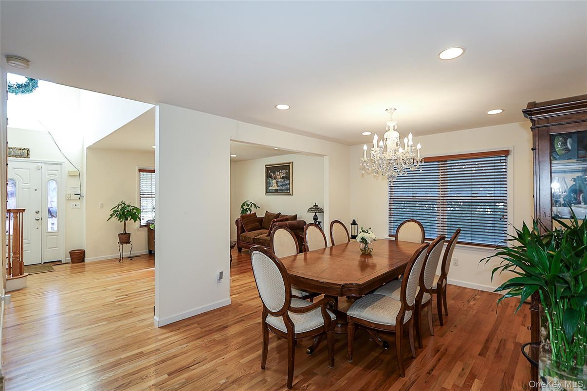 Chandelier, Dining room, Interior, Recessed Lighting, Wood Texture Flooring