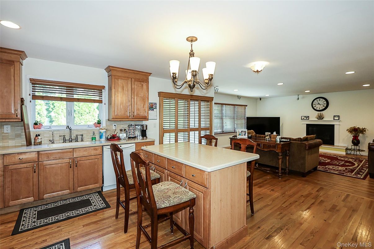 Chandelier, Dining room, Interior, Kitchen, Living room, Recessed Lighting, Wood Texture Flooring
