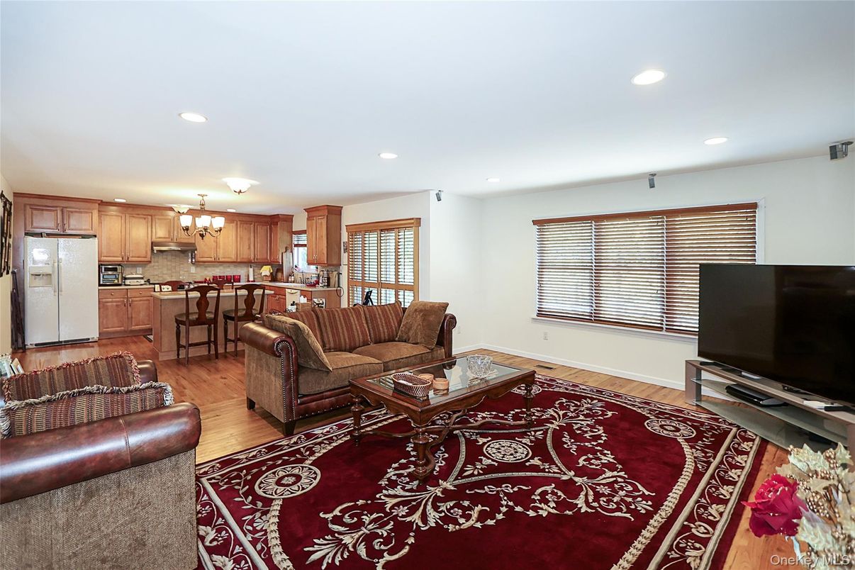 Chandelier, Dining room, Interior, Kitchen, Living room, Recessed Lighting, Wood Texture Flooring