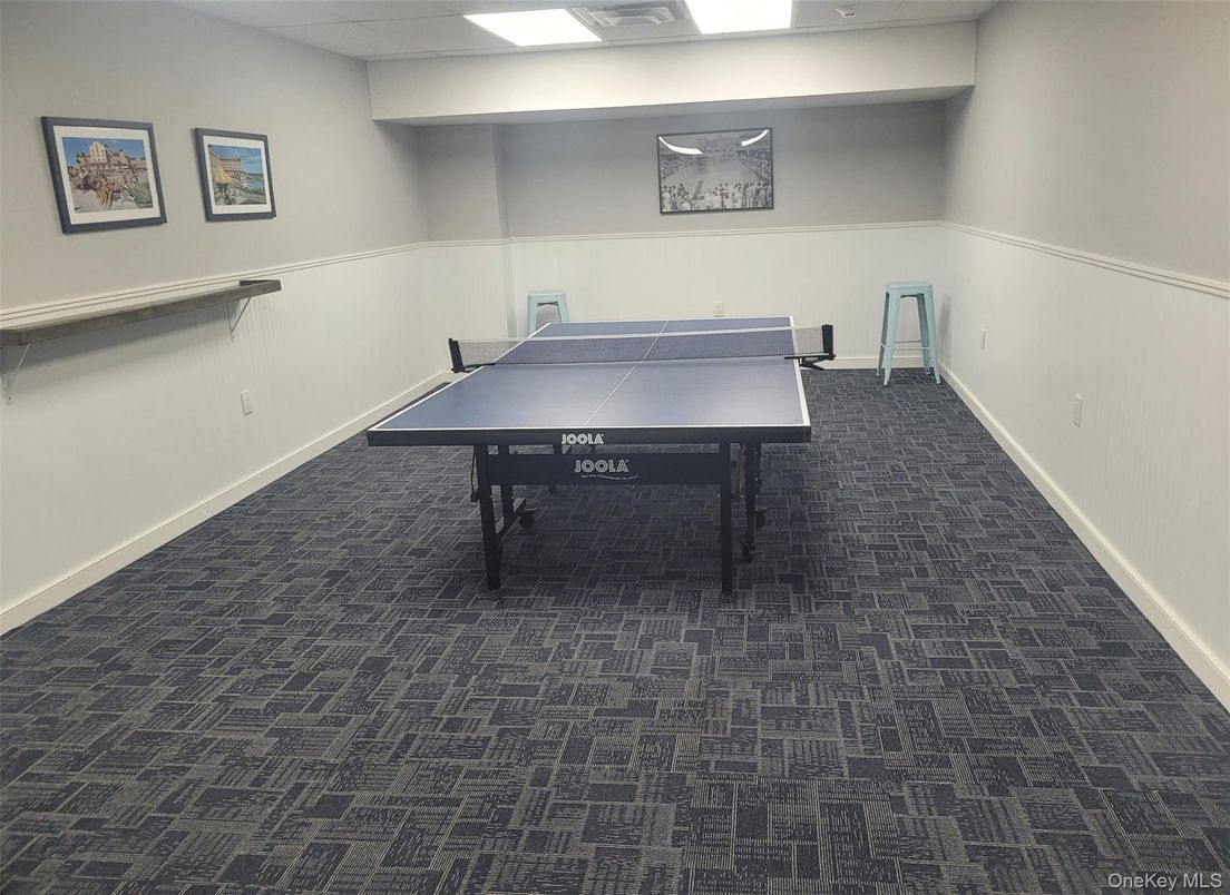 Game Room, Interior