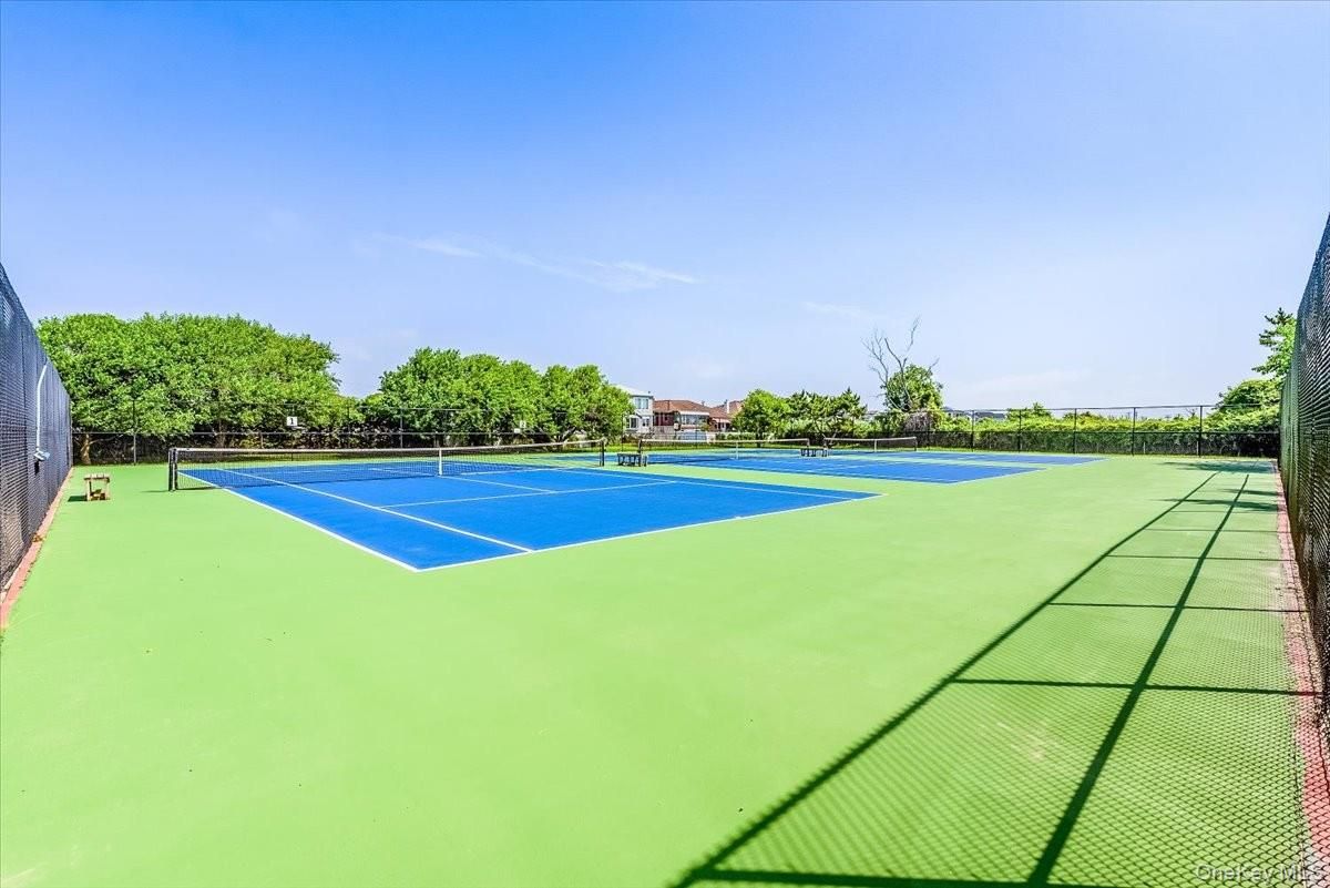 Exterior, Tennis Courts