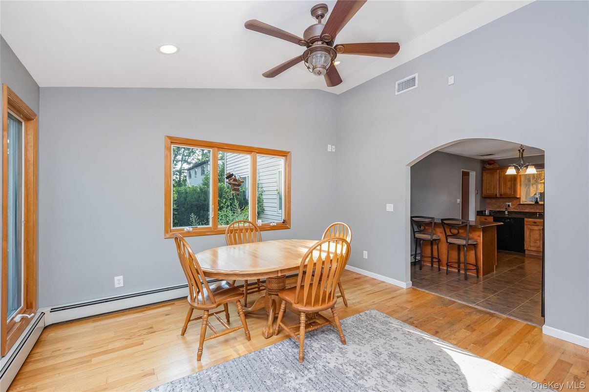 Dining room, Interior, Kitchen, Recessed Lighting, Wood Texture Flooring