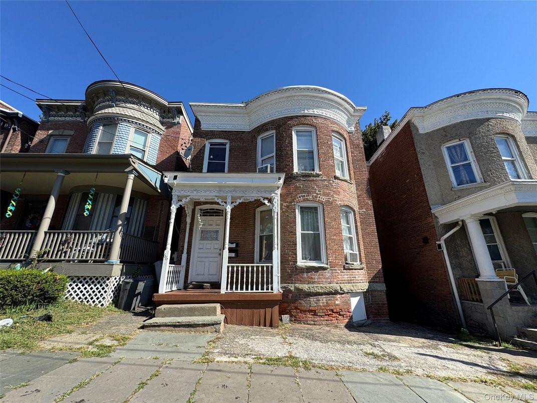 Exterior, Facade, Brick Facade, Rowhouse