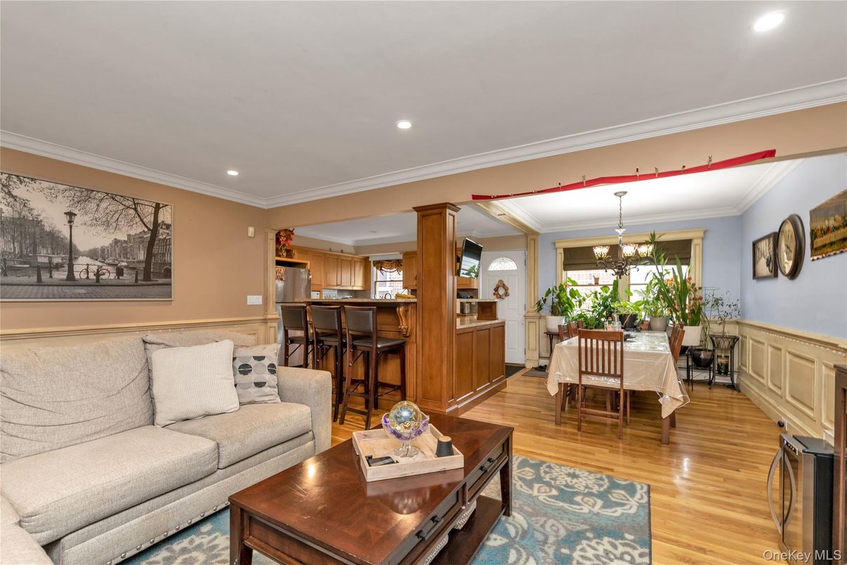 Chandelier, Dining room, Interior, Kitchen, Living room, Recessed Lighting, Wood Texture Flooring