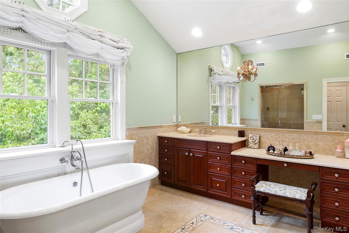 Bathroom, Dual Sink Vanities, Free Standing Baths, Interior, Recessed Lighting