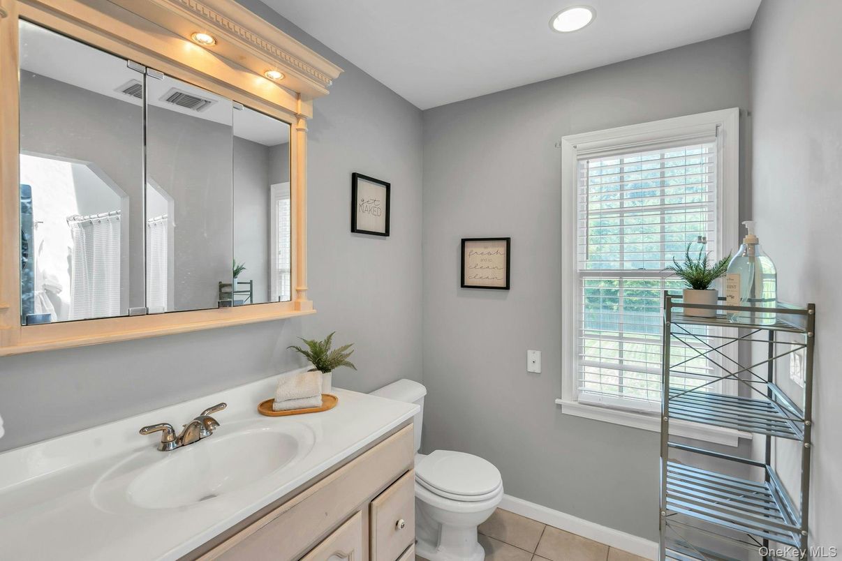 Bathroom, Interior, Recessed Lighting