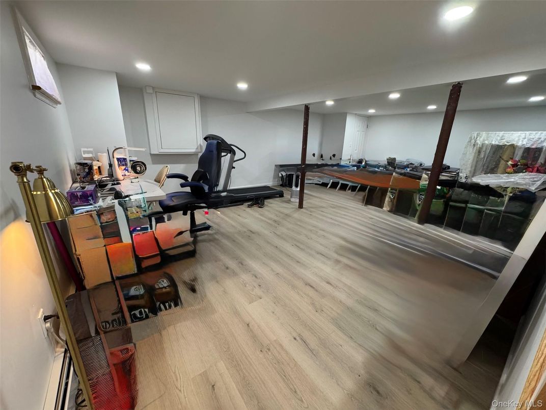 Fitness Equipment, Interior, Recessed Lighting, Wood Texture Flooring