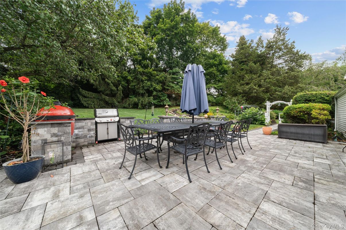 Exterior, Outdoor Kitchen