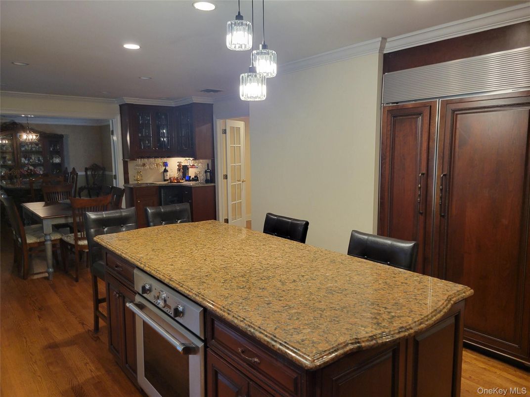 Dining room, Interior, Kitchen, Pendant Lights, Recessed Lighting, Wood Texture Flooring