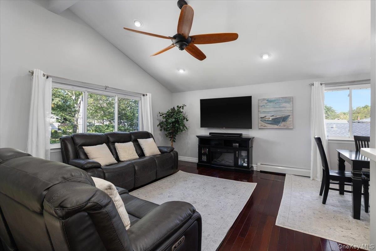 Dining room, Interior, Living room, Recessed Lighting, Wood Texture Flooring