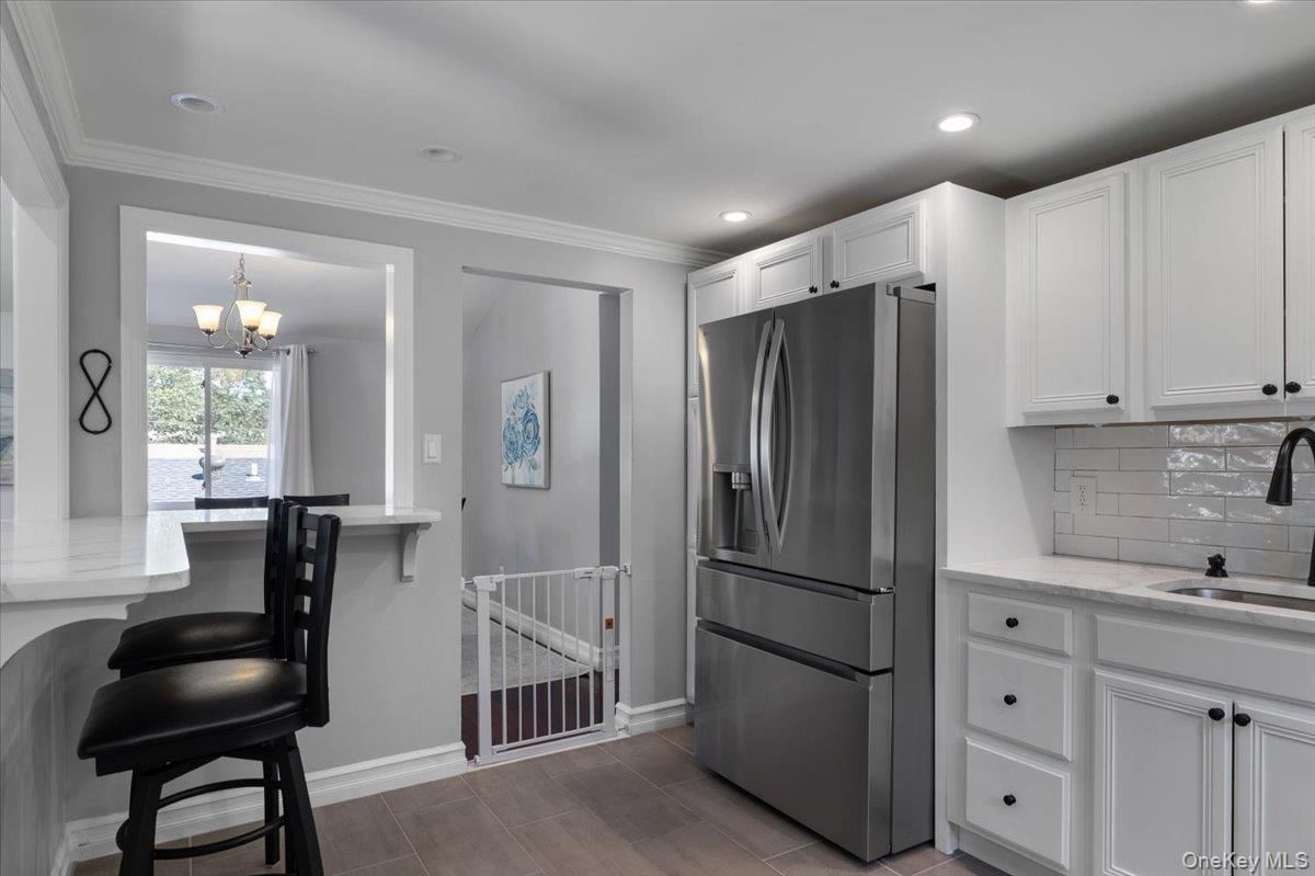 Chandelier, Interior, Kitchen, Recessed Lighting, Wood Texture Flooring