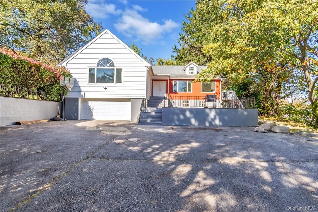 Attached, Exterior, Facade, Raised Ranch